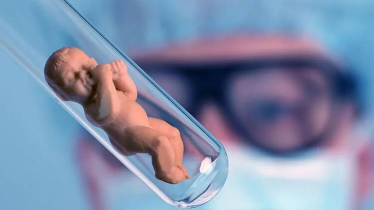 İngiltere'de mitokondri vakası ilk kez üç kişinin DNA'sını taşıyan bir bebek dünyaya geldi.Bebeğin DNA'sının çoğu anne-babaya, yüzde 0,1'i ise donör kadına ait.