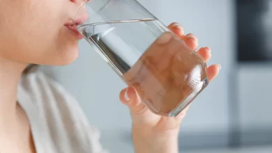 ABD'de yaşayan bir kadın 20 dakika içersinde 2 litre su içti. 35 yaşındaki kadının su zehirlenmesi sebebiyle yaşamını yitirdiği açıklandı.