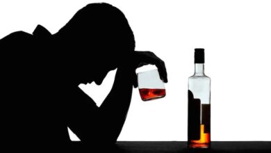 Belçika'da yapılan bir araştırma, alkol kullanım bozukluğu olan kişilerde reddedilme duyarlılığı olduğunu ortaya koydu.
