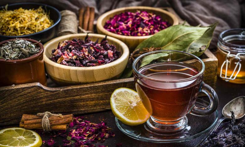 Bitki çayları doğru tüketildiğinde şifa kaynağı olsa da yanlış şekilde hazırlanması ciddi sağlık sorunlarına yol açıyor. Peki, bitki çayı nasıl hazırlanır?