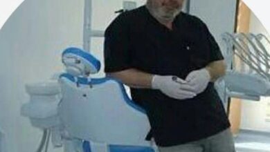 İstanbul’un Esenyurt ilçesinde diş doktoru Mahmut Perşembe aracının yanında ölü bulundu.