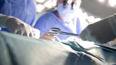 Kocaeli'de doğuştan vajinası olmayan 20 yaşındaki hastaya, Türkiye'de yeni uygulanan özel bir teknikle vajina yapıldı.