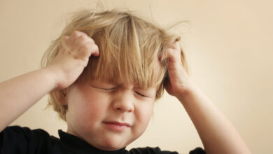 Çocukların pek çoğu zaman zaman şiddetli baş ağrılarından yakınır. Peki, çocuklarda migren neden olur nasıl anlaşılır?