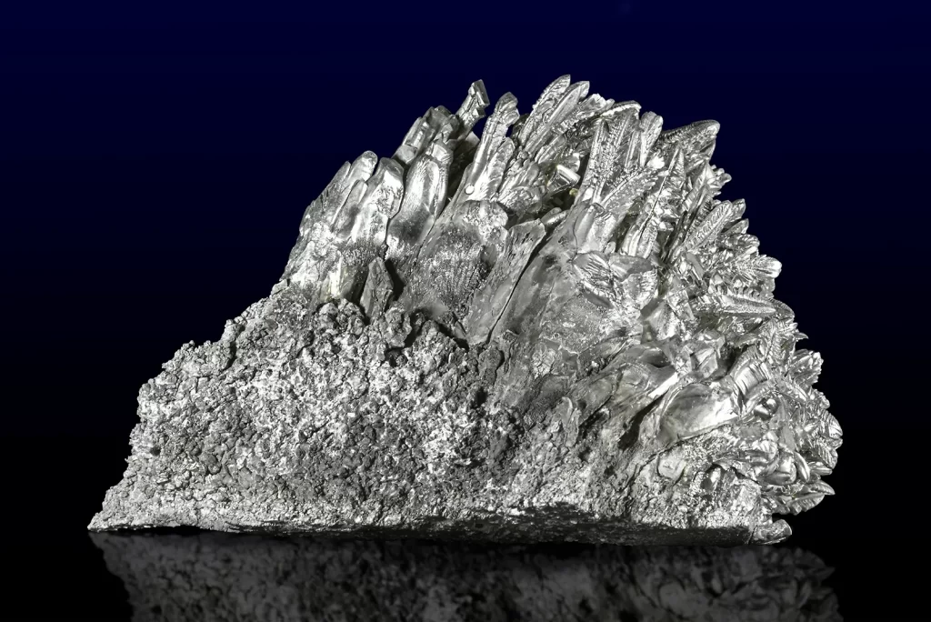 Kimyasal bir element olan Magnezyum kasların, sinir sisteminin, kemiklerin ve kan şekeri düzeylerinin sağlıklı çalışması için gerekli bir mineraldir.