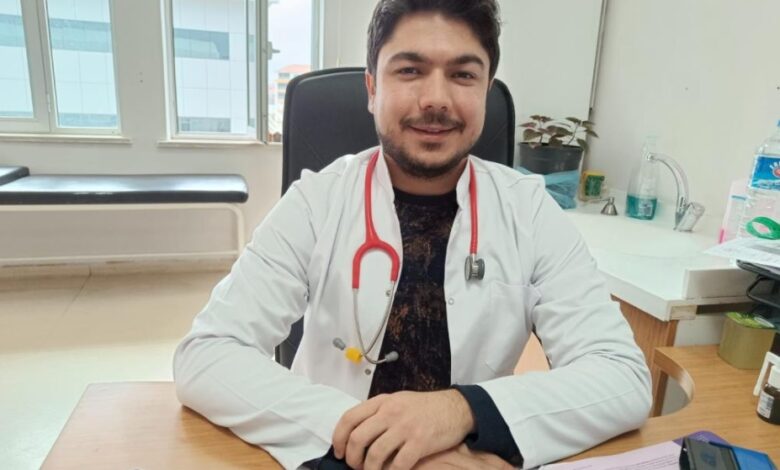 Çocuk Sağlığı ve Hastalıkları Uzmanı Dr. Mehmet Turan, Adıyaman'ın Gölbaşı Devlet Hastanesi'nde göreve başladı.