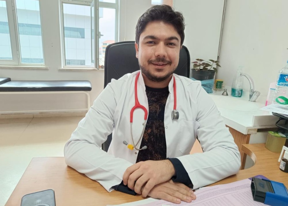 Çocuk Sağlığı ve Hastalıkları Uzmanı Dr. Mehmet Turan, Adıyaman'ın Gölbaşı Devlet Hastanesi'nde göreve başladı.