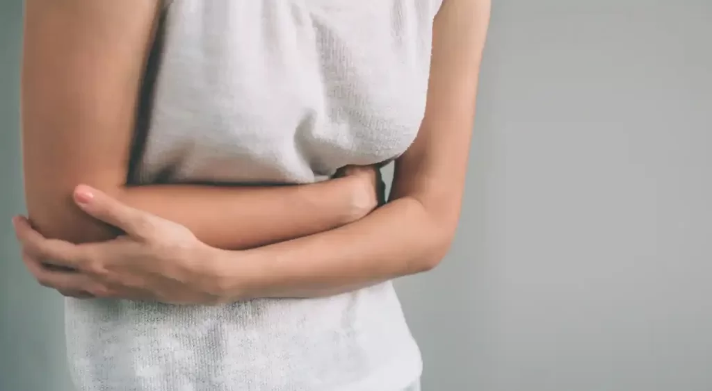 Yemek sonrası mide ağrısı neden olur? 2 Huzursuz bağırsak sendromu mide ağrısına neden olabilir
