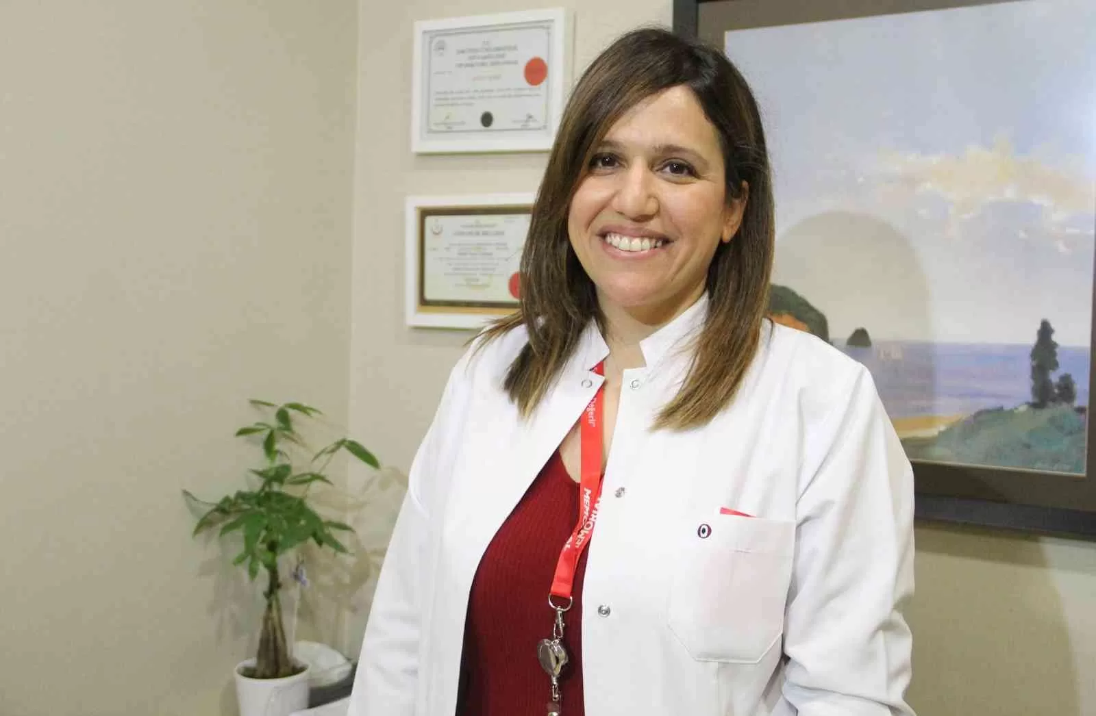 Uzm. Dr. Özden Yener Çakmak, huzursuz bacak sendromu yaşayan pek çok hastada altta yatan bir neden bulunduğunu belirtti.