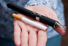 Sigaradan daha az zararlı diye tüm dünyada kullanımı artan elektronik sigaralarla ilgili gerçekler tedirgin etmeye başladı.