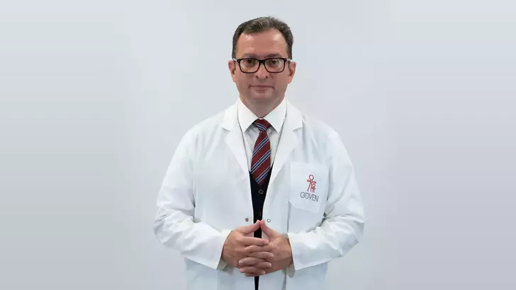 Prof. Dr. Tayfun Eyileten: Her 3 kişiden 1’i hipertansiyon hastası 1 Nefroloji Uzmanı Prof. Dr. Tayfun Eyileten, Türkiye’de yaklaşık her 3 kişiden birinin hipertansiyon hastalığıyla mücadele etiğini söyledi.