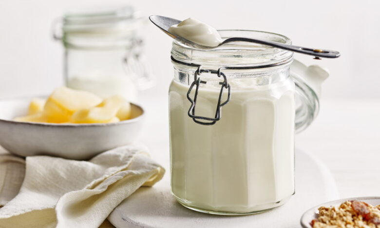 Türk sofra kültürünün önemli unsurlarından biri yoğurttur. Yoğurt lezzetinin yanı sıra sağlık için son derece faydalıdır.