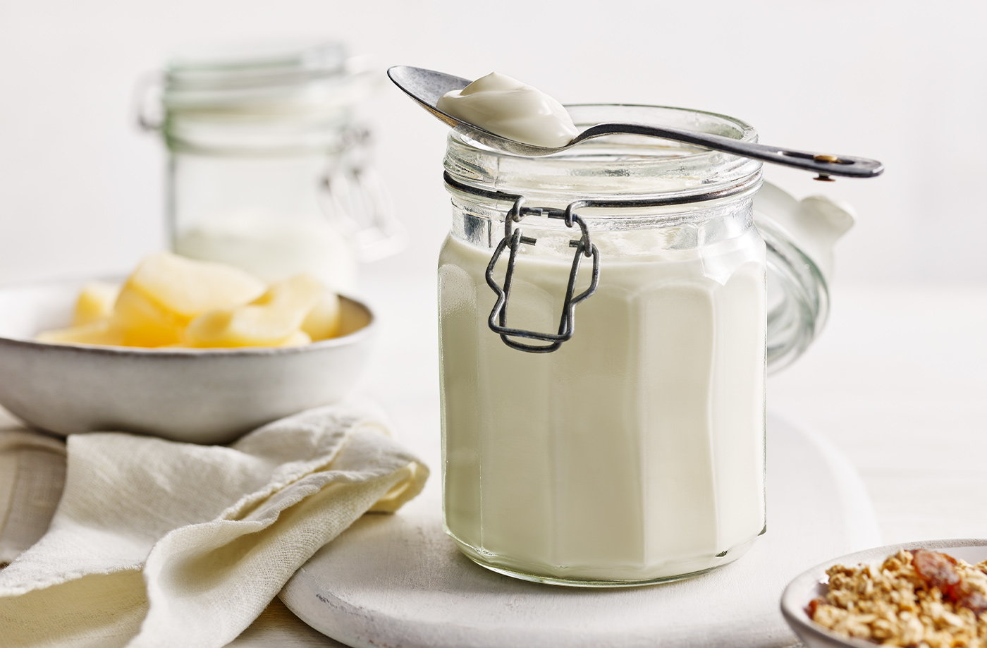 Türk sofra kültürünün önemli unsurlarından biri yoğurttur. Yoğurt lezzetinin yanı sıra sağlık için son derece faydalıdır.
