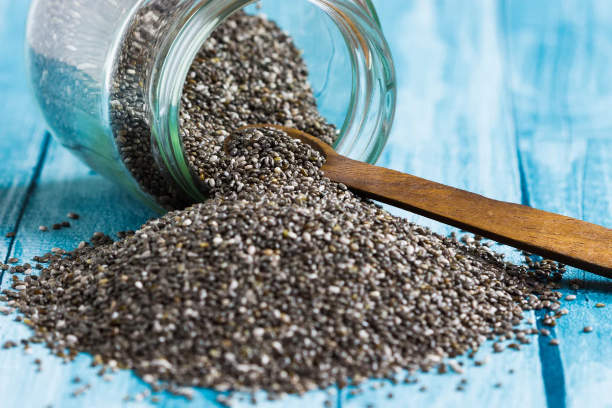 Chia tohumu her derde deva mı? 2 Chia tohumu, kısa zincirli omega-3 yağ asidiyle adeta doğal bir destekçi. Peki, chia tohumunun faydaları nelerdir?