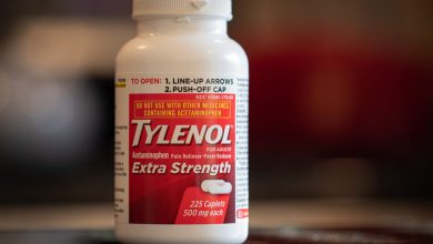Teksas’ta Tylenol krizi: Hamilelikte otizm riski iddiasıyla dava açıldı 5 Teksas Başsavcısı Ken Paxton, Tylenol’un hamilelikte kullanımıyla otizm riski arasında bağlantı olduğu iddiasıyla Johnson & Johnson ve Kenvue şirketlerine dava açtı.