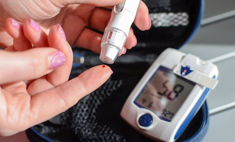 Doğal gün ışığına maruz kalmanın tip 2 diyabet hastalarında insülin kullanımı ve kan şekeri kontrolü üzerinde olumlu etkileri ortaya konuldu.