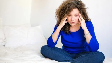 Menopoz sadece hormonları değil, beyni de etkiliyor 4 Yeni bulgular menopozun hafıza, düşünme hızı ve beyin yapısı üzerinde uzun vadeli etkiler bırakabileceğini ortaya koyuyor.