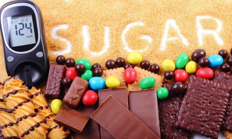 Düzenli şeker tüketiminin kan basıncını artırabildiği belirtilirken, uzmanlar şekerin hipertansiyon riskini büyüten etkilerine dikkat çekiyor.