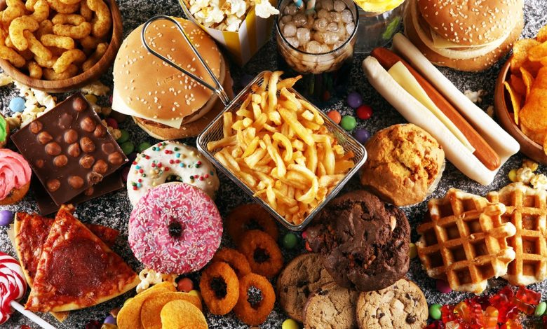 Günlük hayatta kolay ulaşılabilen, pratik olduğu için sık tercih edilen ultra işlenmiş gıdalar bu kez kas sağlığıyla ilgili dikkat çeken bir tabloyla gündeme geldi.