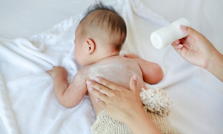 Johnson & Johnson, talk bazlı pudralarının kansere yol açtığı iddiasıyla açılan on binlerce davayı sonuçlandırmak için yeni bir uzlaşma teklifi sundu